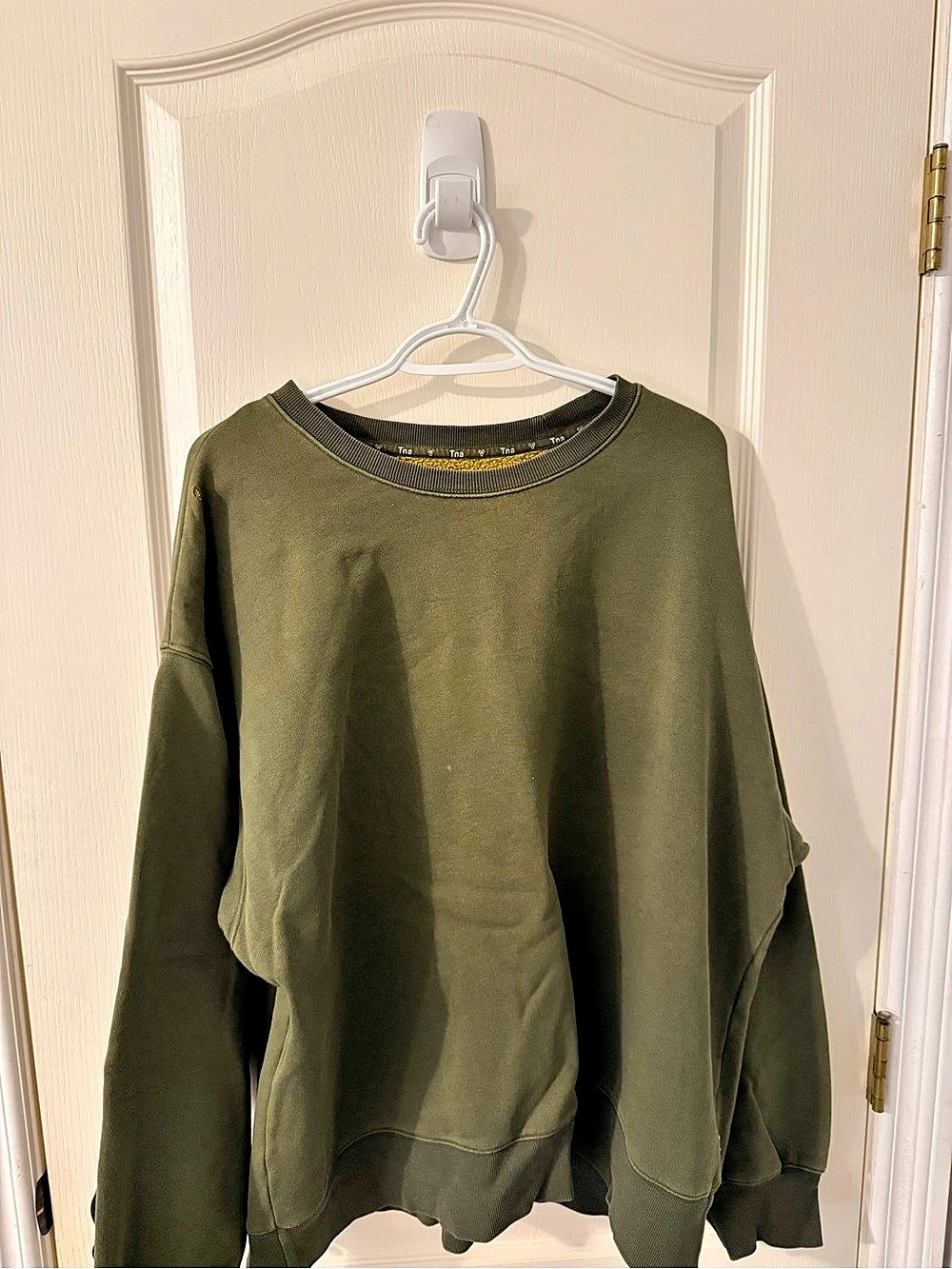 Tna Cozy Fleece Perfect Crew Sweatshirt Olive Crewneck Sweatshirt Size 3
